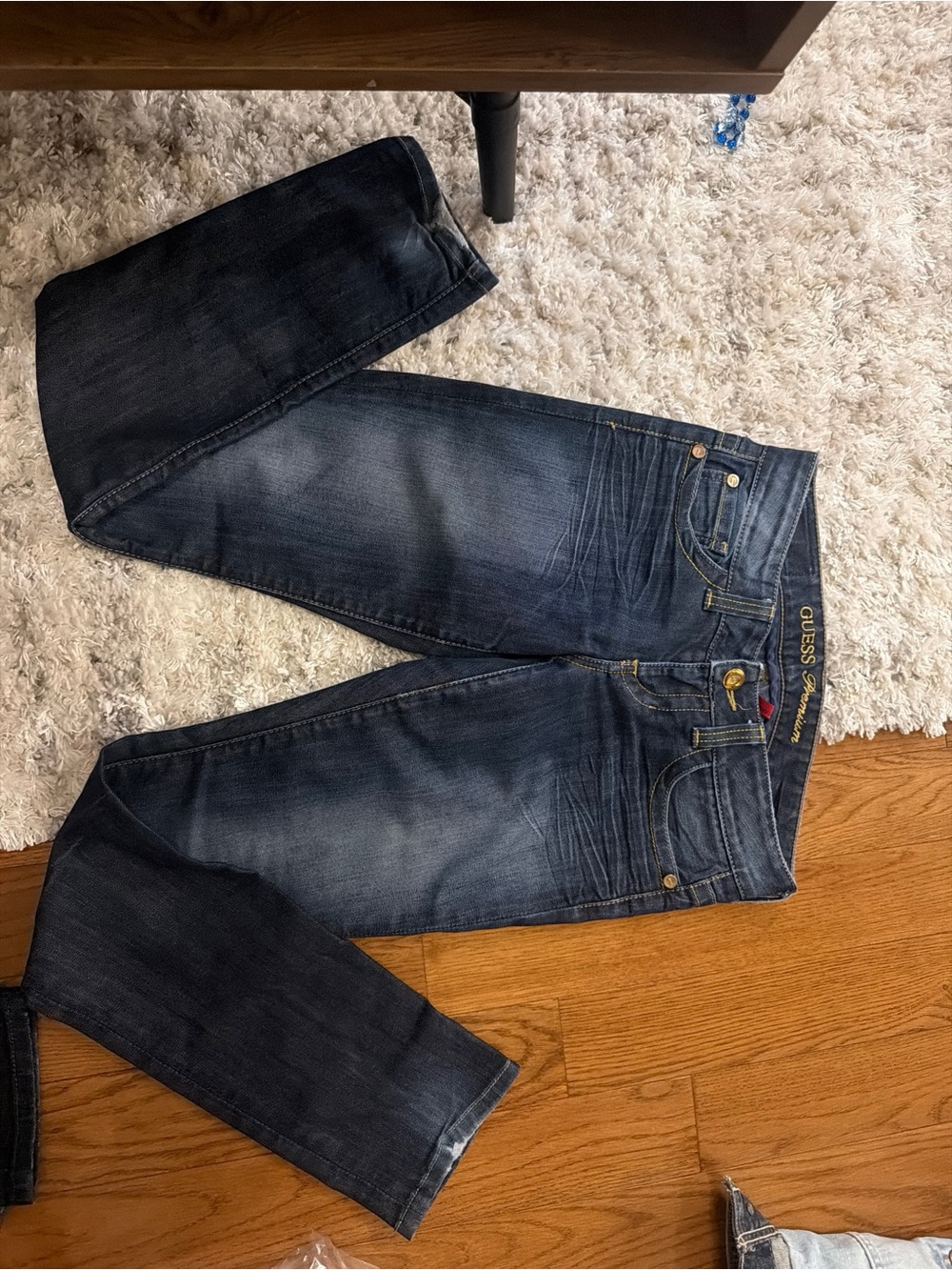 GUESS premium daredevil skinny leg-gold hardware&triangle plague-size 28